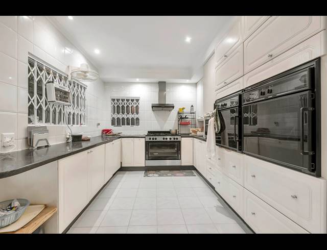6 BEDROOM HOUSE FOR SALE IN MORNINGSIDE